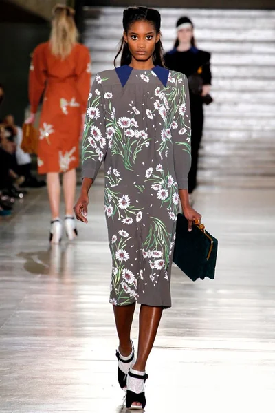 Look 8